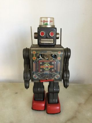 Vintage Tin Horikawa Battery Operated Fighting Robot Or Restore