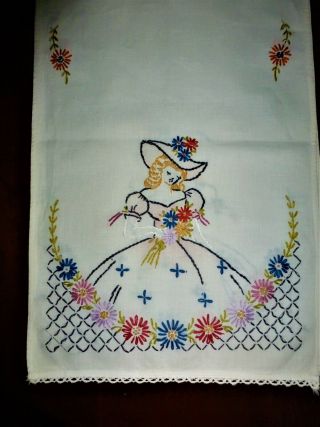 Vintage White Dresser Scarf Embroidered Huge Southern Belle Flowers Bouquet