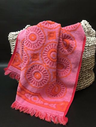 Vtg Retro Pink & Orange Bright Hand Towel Mandala Geometric Fringed Fieldcrest