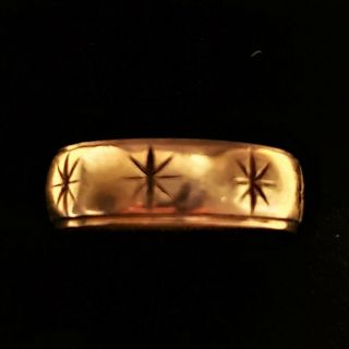 Antique Art Deco,  14k Solid 4.  26g Yellow Gold,  5mm Wide “star” Band.  Size 4.  5