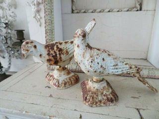 2 Fabulous Vintage Cast Iron Metal Birds Statues White Rusty With Patina