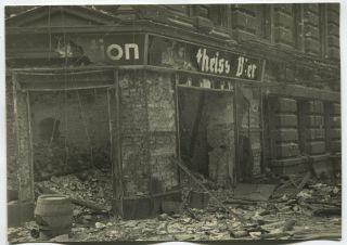 Wwii Large Size Press Photo: Ruined Ground Floor - Berlin Street View,  May 1945