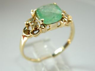 14k Yellow Gold Emerald Central Stone & White Accent Stones Ring Size 10 0616