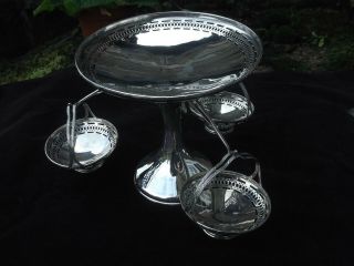 1912 Attractive Solid Silver Pedestal Table Centre Piece With Baskets 360grams