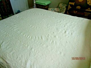 Vintage Cotton Off White Matelasse Bedspread W/ 2 " Fringe Double 72x105