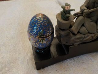 VINTAGE ANTIQUE ORIENTAL ASIAN CHINESE MUD FIGURE WITH EGGS ON BENCH 2