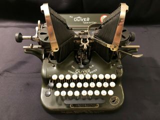 Vintage Oliver Typewriter No.  5 Chicago Usa