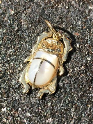Vintage 18k Yellow Gold Egyptian Mother Of Pearl Inlay Scarab Beetle Pendant