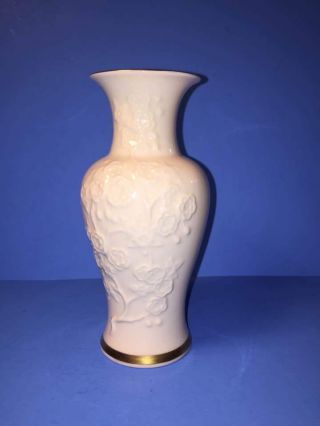 Lenox Ivory Color Flower Vase 24k Gold Trim Floral Design 6 "
