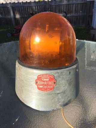 Federal Sign and Signal Corporation Beacon Ray AMBER Dome Model 17 12V 2