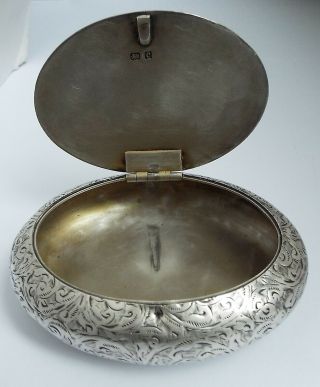 LOVELY DECORATIVE ENGLISH ANTIQUE 1902 SOLID STERLING SILVER PEBBLE TOBACCO BOX 2