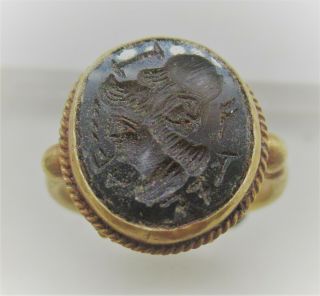 SCARCE ANCIENT ROMAN HIGH CARAT GOLD RING WITH AGATE INTAGLIO EMPEROR DEPICTED 2
