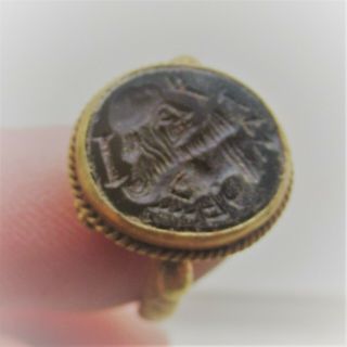 SCARCE ANCIENT ROMAN HIGH CARAT GOLD RING WITH AGATE INTAGLIO EMPEROR DEPICTED 3