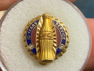 “coca - Cola” 10k Gold Bottle Pin Double Pearl 10 Years Of Service Award Pin.