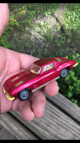Vintage Corgi Toys 1:43 310 Corvette Sting Ray 1963