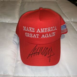 Donald Trump Signed Make America Great Again Embroidered Hat
