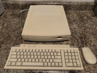 Vintage Apple Macintosh Quadra 605 Computer With Keyboard And Mouse
