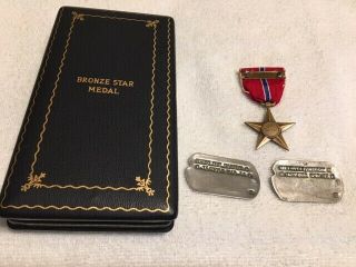 WW2 US Bronze Star Medal named.  Coffin case with owners named dog tags 2