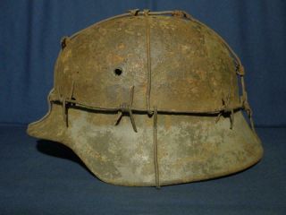 Ww2 German M - 35 Helmet.  Size 62.  Barbed Wire.  Et62.