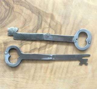 2 Vintage Antique Folding Skeleton Keys Jail Cell Door Cabinet Locks Key Crafts 3