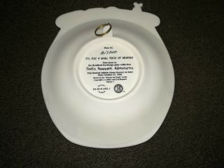 Winnie the Pooh 3 - D Collector Plate It ' s Just a Small Piece of Weather HONEYPOT 2