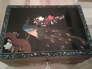 Vintage Black Lacquer / Mother of Pearl Inlay Handpainted Jewelry Box w/ Key 3