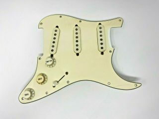 Fender American Stratocaster Single Coil Pickups Vintage Parchment Pickguard 