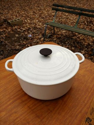 Vintage Le Creuset Round Dutch Oven Pot No 28 Large Size Lided Pot Cast Iron
