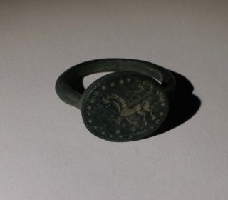 Large Ancient Roman Bronze Horse Seal Ring - Circa 2nd/4th Century Ad 9832