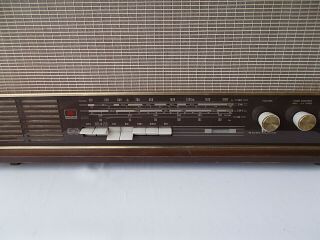 Vintage GRUNDIG FM Stereo Shortwave Receiver Tabletop Type 4570 U 2