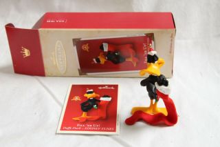 HALLMARK LOONEY TUNES ORNAMENTS,  BUGS,  DAFFY,  SYLVESTER AND TWEETY.  IN BOXES. 2