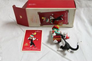 HALLMARK LOONEY TUNES ORNAMENTS,  BUGS,  DAFFY,  SYLVESTER AND TWEETY.  IN BOXES. 3