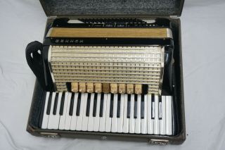Vintage Hohner Verdi Ii M 96 Bass Accordion W/ Case