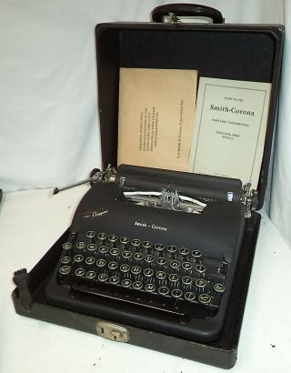 Vintage Smith Corona Clipper Typewriter W/ Instructions In Case Airplane Logo