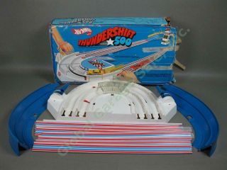 1974 Mattel Flying Colors Hot Wheels Thundershift 500 Race Car Track Set W/ Box