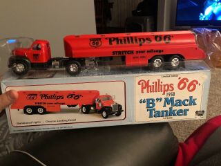 Phillips 66 Gas Oil Tanker 1958 Mack B Semi Truck Bank 1/32 Jmt Toy Lights Ltd