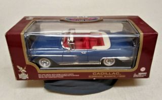 Vintage Road Legends 1:18 Scale Diecast 1958 Cadillac Eldorado Biarritz Blue