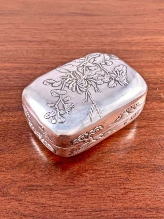 Rare Luen Hing Chinese Export Sterling Silver Snuff / Soap Box: Chrysanthemum