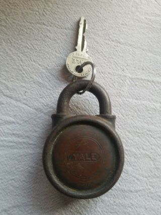 Vintage Yale 726 Pin Tumbler Padlock Good W/key 7486