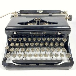 Vintage Royal Model " O " Portable Typewriter - Black - 1937