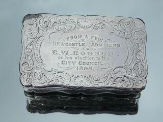VICTORIAN SOLID SILVER TABLE SNUFF BOX BIRMINGHAM 1897 GEORGE LOVERIDGE & Co 2