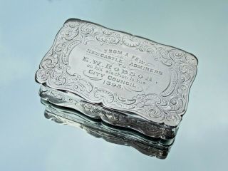 VICTORIAN SOLID SILVER TABLE SNUFF BOX BIRMINGHAM 1897 GEORGE LOVERIDGE & Co 3