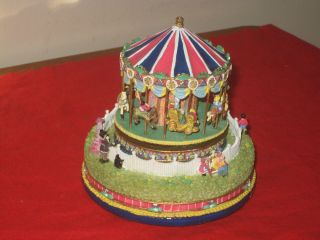 Liberty Falls : " The Carousel Comes To Town " Music Box - Ah444