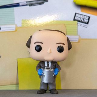 Funko Pop TV: The Office - Kevin Malone with Chili 2