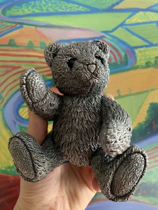 542.  7gms Sterling Silver (925) Teddy Bear Statue (filled) Country Artists