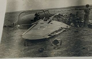 WWII Photo Crashed Luftwaffe Fighter Plane American Soldiers Captured 2
