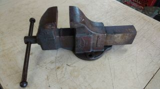 Vintage Columbian Model 503 1/2 Bench Vise 3 1/2 " Jaws Made In Usa 28 Lbs.