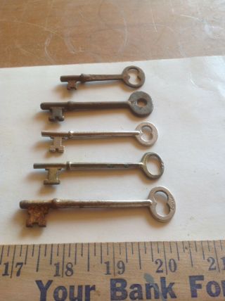 5 Vintage Antique Skeleton Keys Collectible Hardware Repurpose Craft Jewelry