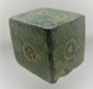 CIRCA 200 - 300AD ANCIENT ROMAN BRONZE CUBIC GAMING PIECE WITH RING AND DOT MOTIFS 3