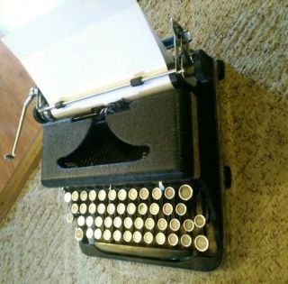 Vintage 1936 Royal De Luxe Portable Typewriter W/case,